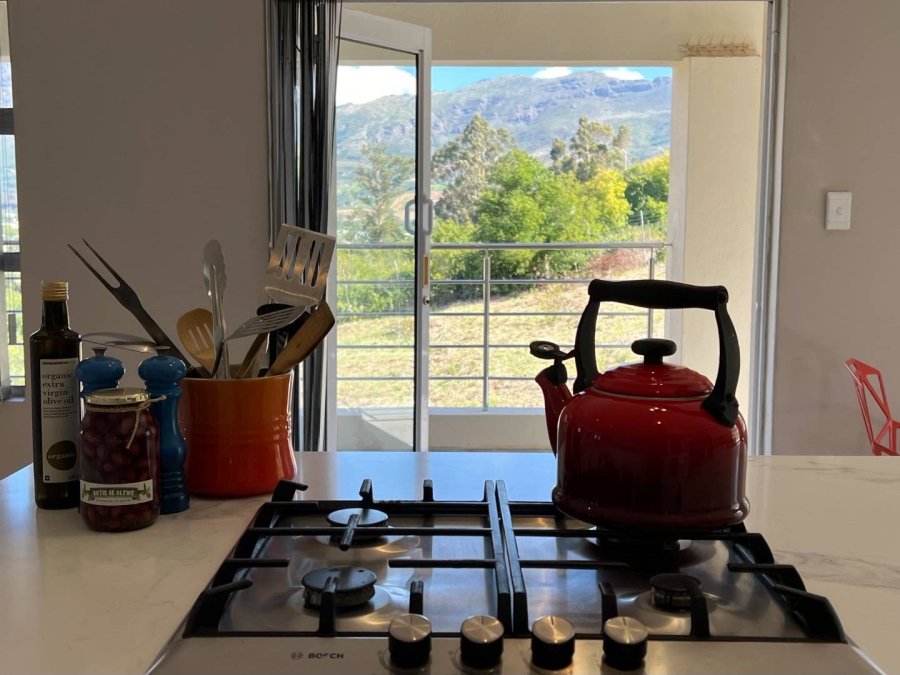 To Let 4 Bedroom Property for Rent in Johannesdal Western Cape